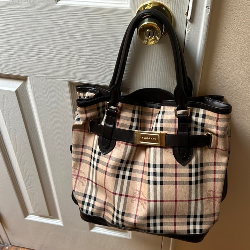 Burberry Tote bag with Sling Using good condition with dust bag - Picture 4 of 16